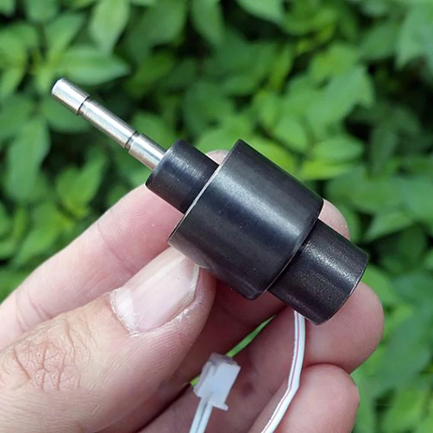 С источником питания от постоянного тока, 6 V-12 V Цилиндрический постоянный электромагнит, ход 7 мм, вал, диаметр 3,9 мм телескопическая Электромагнит воздействия Тип Магнитный электромагнитный клапан