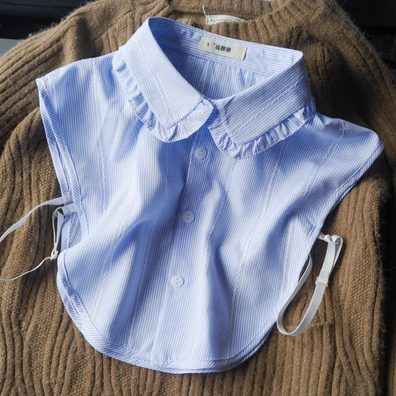 Женская блуза со съемным воротником-стойкой с оборками |