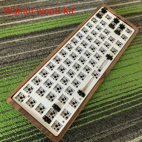 GK61(того же бренда GK64) механическая клавиатура DIY Kit Горячая замена независимый драйвер Tyce-c интерфейс GH60 RGB - Цвет: Walnut wood Kit