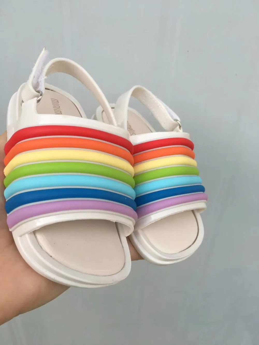 Mini Melissa/Новинка года; прозрачные сандалии в радужную полоску; обувь для девочек; нескользящие пляжные сандалии для девочек; Детские прозрачные сандалии Melissa