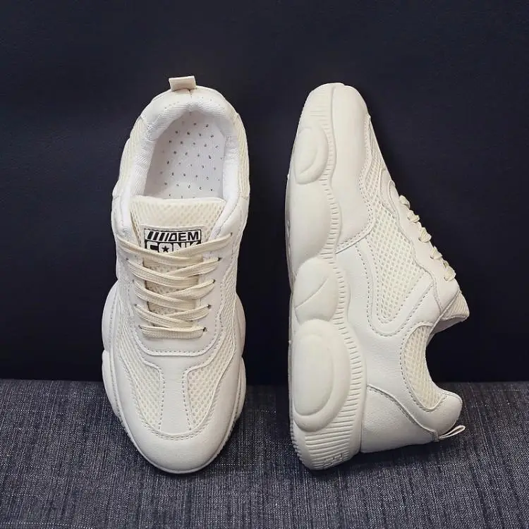 Женские кроссовки из сетчатой кожи на плоской подошве с круглым носком резиновой