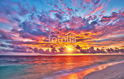 Custom beach wallpaper murals Maldives in the ocean natural landscape mural for living room bedroom background papel de parede |