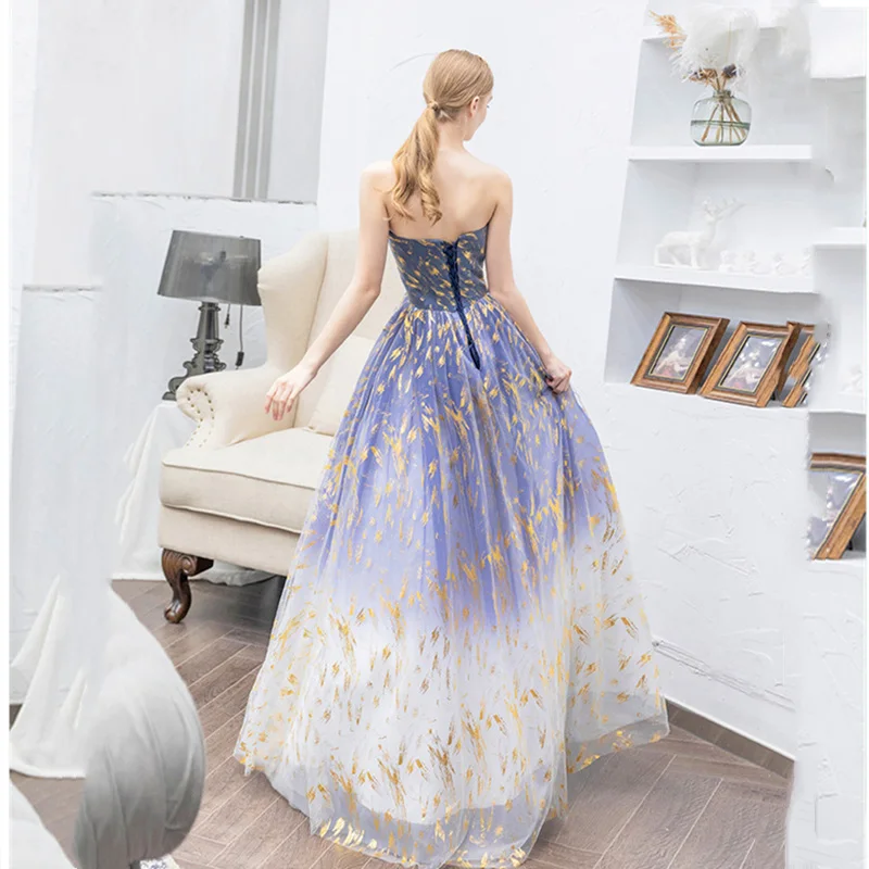 Женское платье для выпускного вечера синее бальное без бретелек с золотым