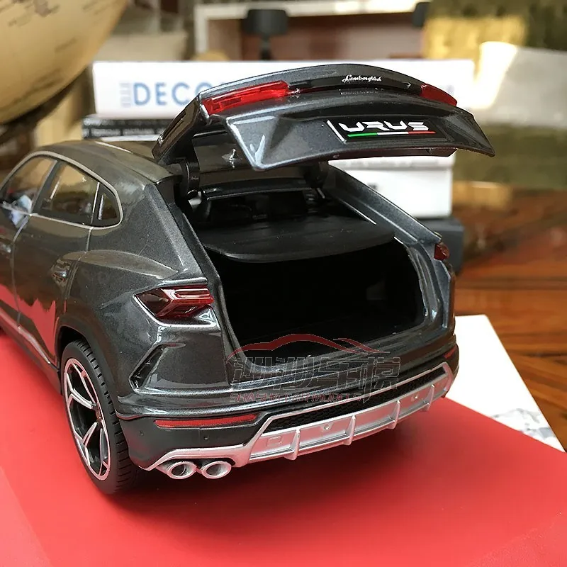 Литой металл 1/20 супер Урус Suv Настольный дисплей Коллекция Модель игрушки для детей