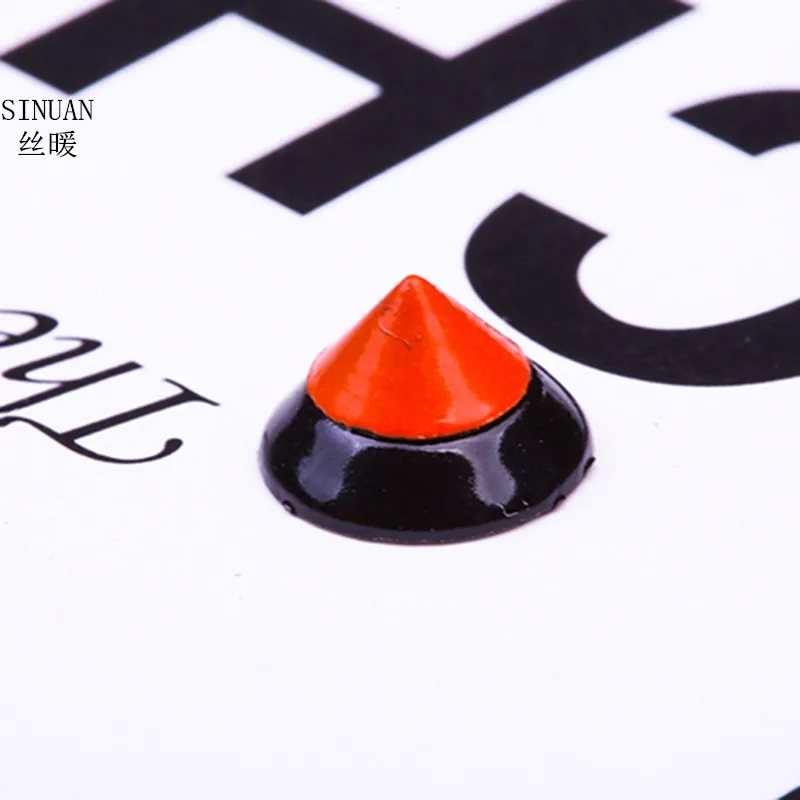 Цвет Заклепки Конус заклепки роспись 9 мм Панк Спайк 200 шт./лот Стразы с прямой