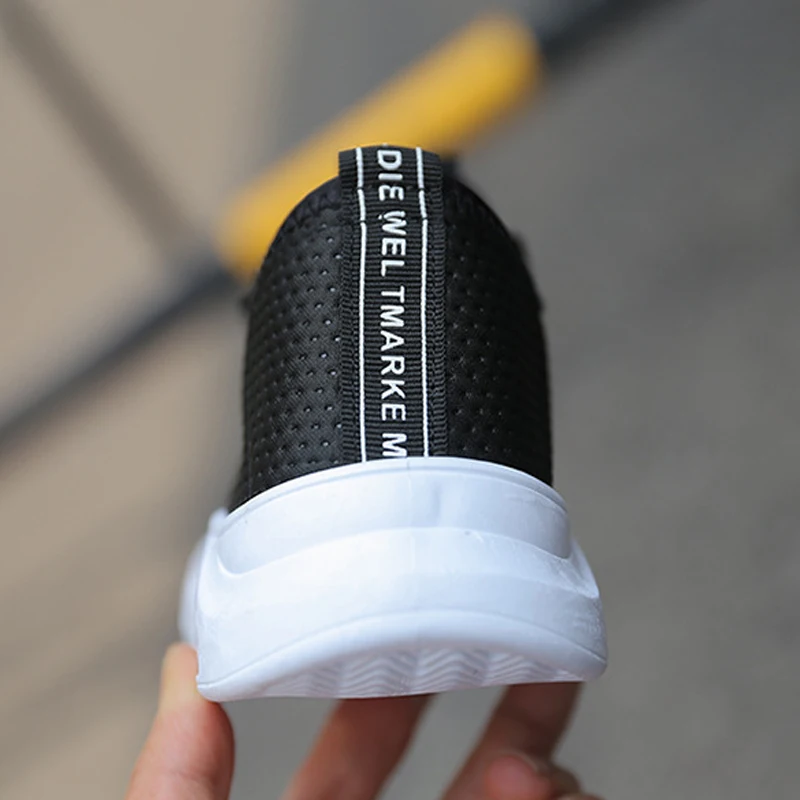 Leisure Shoes Men Breathable casual fashion lightweight Wearable Mono Yarn Sneakers for men |
