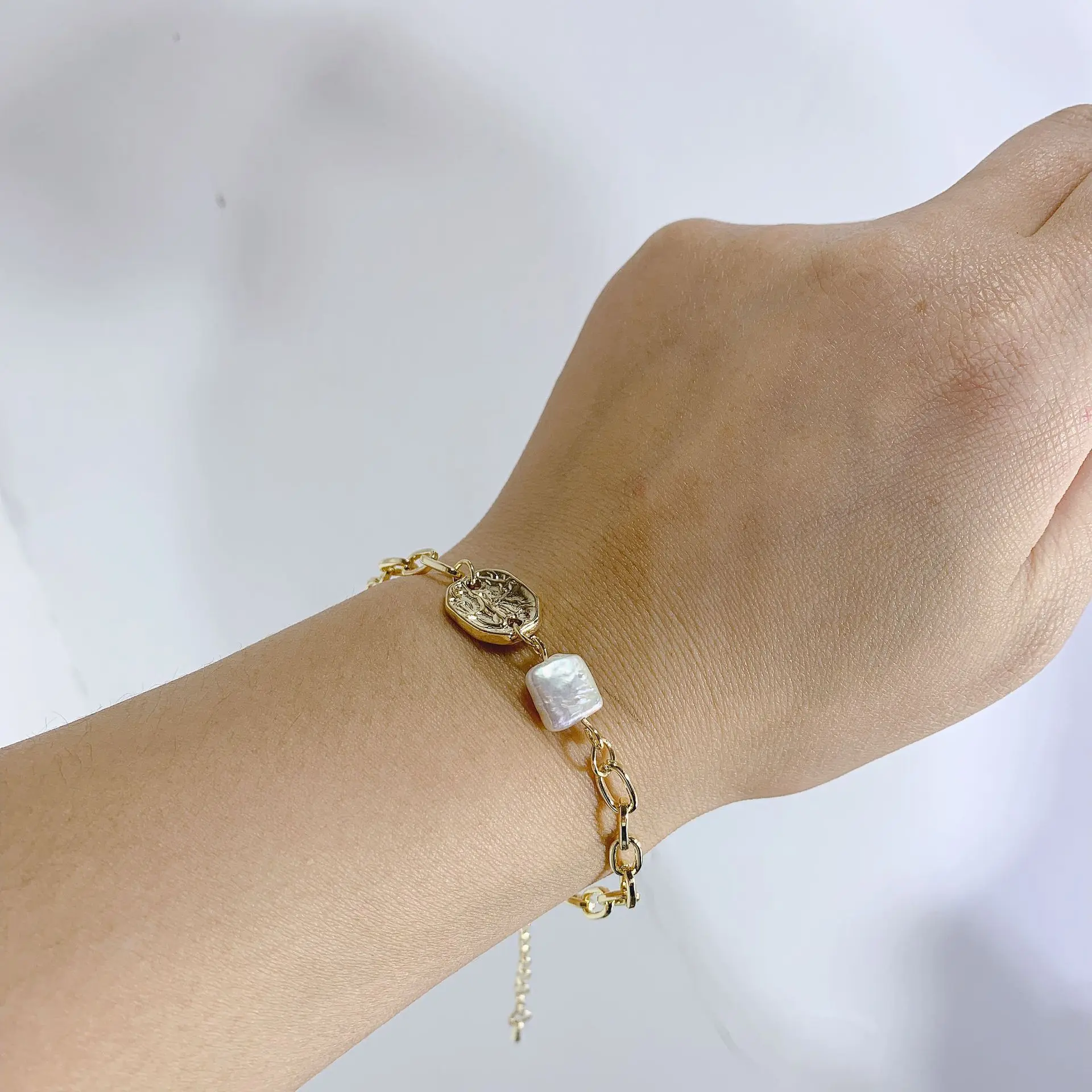 2019 Ретро женские мужские панк золотистые браслеты Камея кулон с портретом