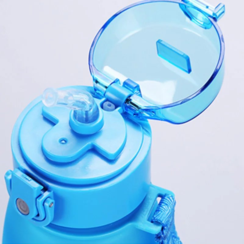 Детская портативная бутылка для воды QuickDone 300 мл без бисфенола А с соломинкой