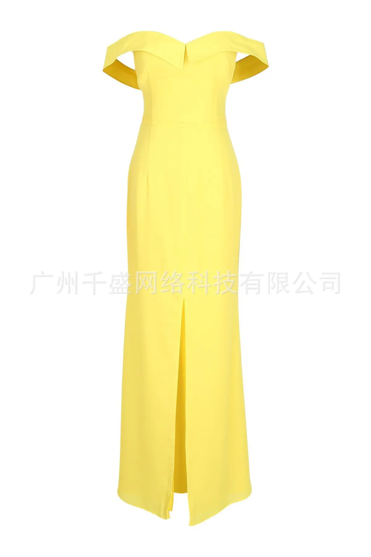 Женское платье-футляр с открытыми плечами желтое облегающее Платье макси