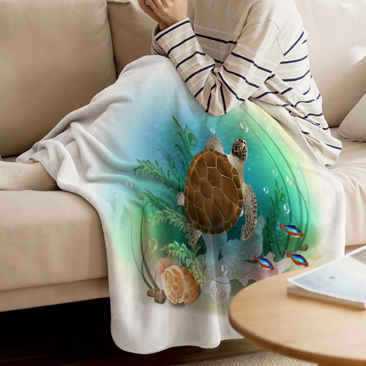 

WARMTOUR Throw Blanket Turtle Swimming In The Ocean Throw Blanket Soft Warm Microfiber Blanket