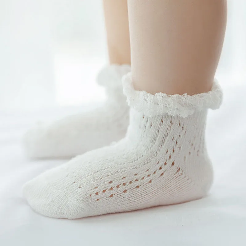 solid white Милые кружевные сетчатые носки для маленьких девочек новые летние нескользящие носки-тапочки для новорожденных Мягкие хлопковые носки для малышей Sokken, для детей от 0 до 24 месяцев - Цвет: solid white