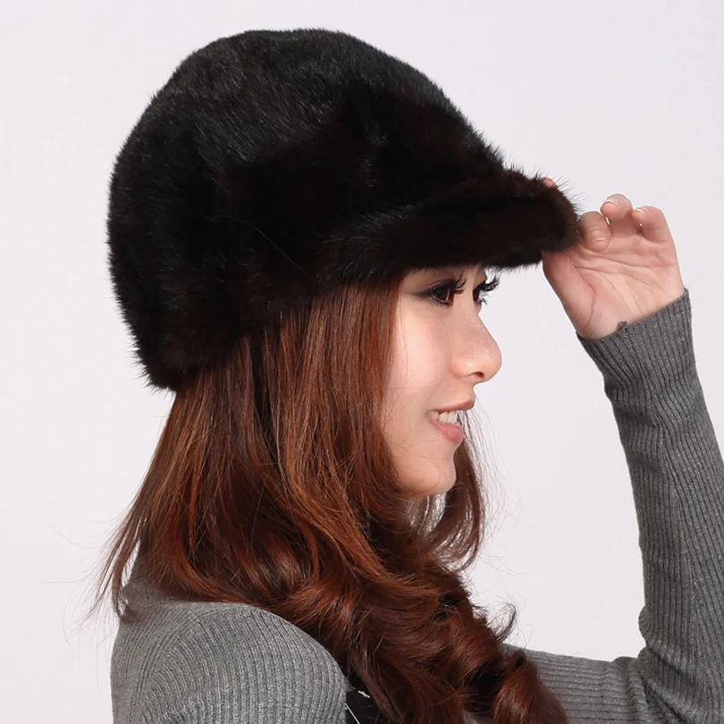 Женская зимняя однотонная шапка с козырьком Русская женская Повседневная теплая