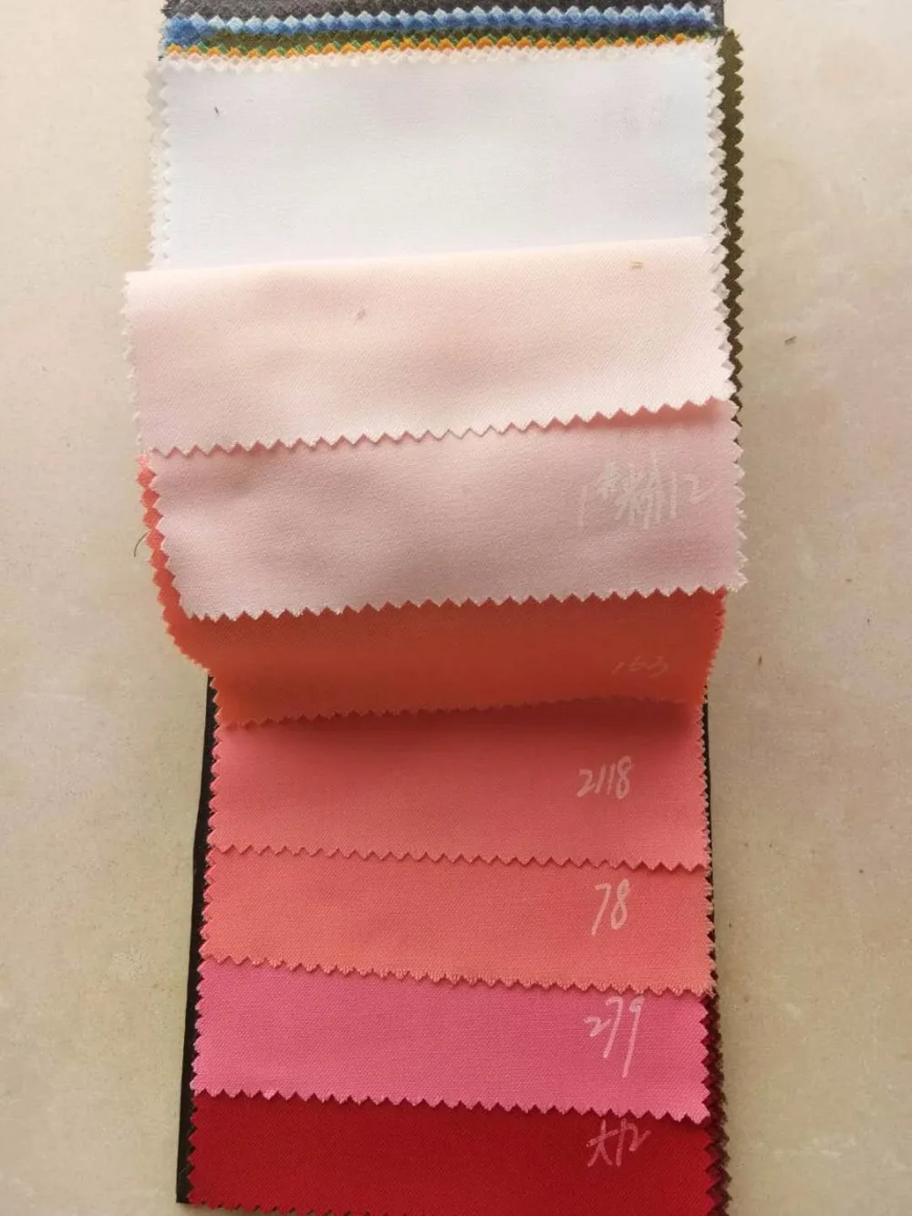 Мужской костюм с двумя пуговицами блейзер персикового цвета острым отложным