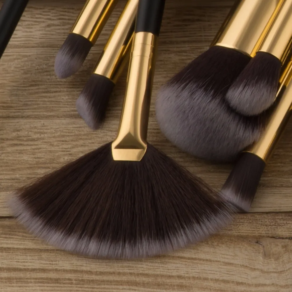 Набор кистей для макияжа черного и золотого цвета 17 шт. | Красота здоровье