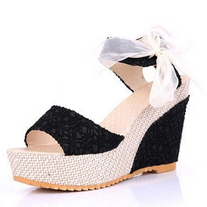 Босоножки на танкетке с цветочным рисунком Летние сандалии-гладиаторы платформе