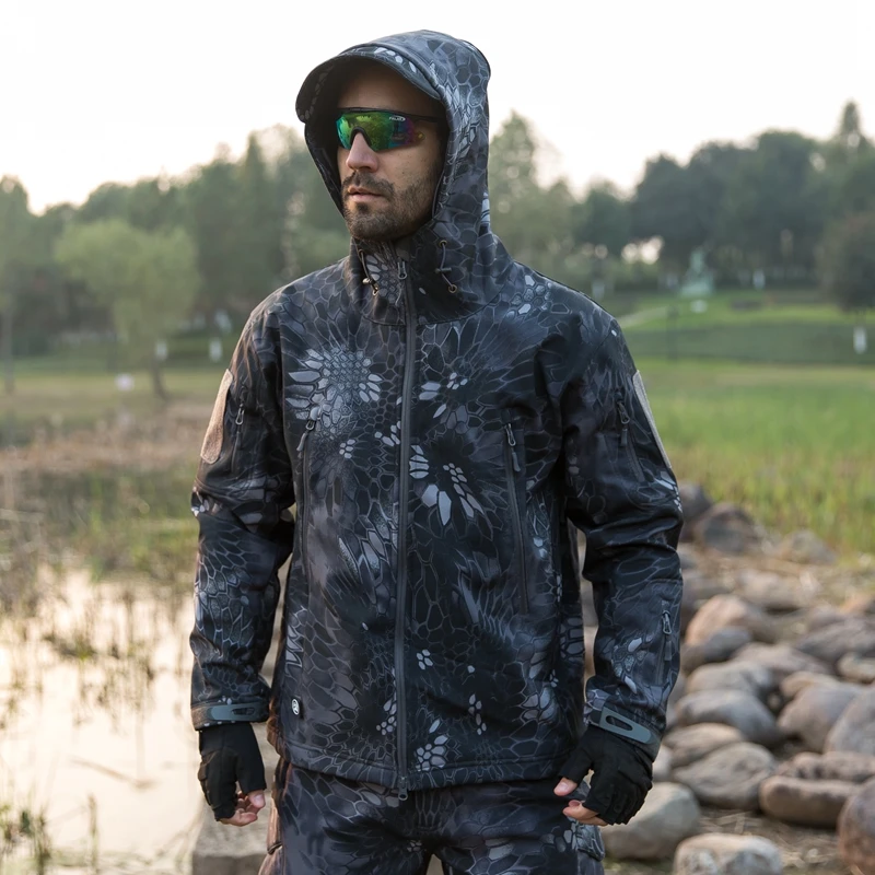 

New Soft Shell Tactical Camouflage Jackets Men Hooded Waterproof Tactical Fleece Jacket Winter Warm Windbreaker Outwear Coat Men