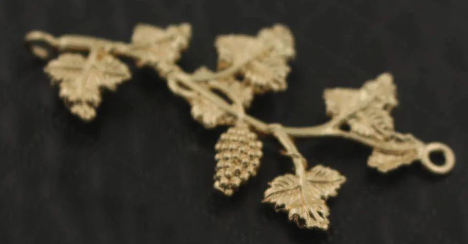 gold tone Виноград лист подвесной кулон амулеты высококачественные разъемы серебряный золотой цвет DIY питания ювелирные аксессуары - Цвет: gold tone
