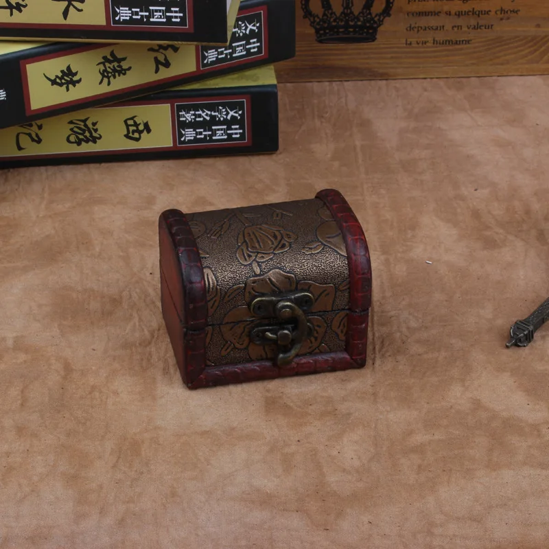 Со старинным металлическим замком в стиле ретро ювелирных изделий сундук Чехол