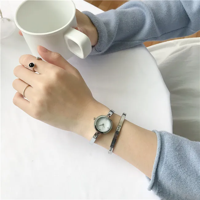 Silver white Роскошные женские часы-браслет для женщин модные звездное небо Metel браслет часы элегантные маленькие женские кварцевые наручные часы - Цвет: Silver white