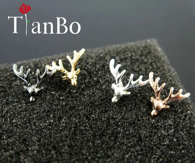 Серьги-гвоздики женские винтажные бронзовые с головой оленя оригинального