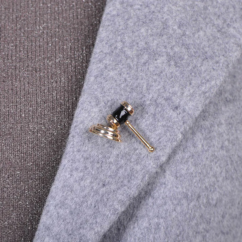 Женская и мужская брошка Blucome черная эмалированная с воротником-свитером рюкзак