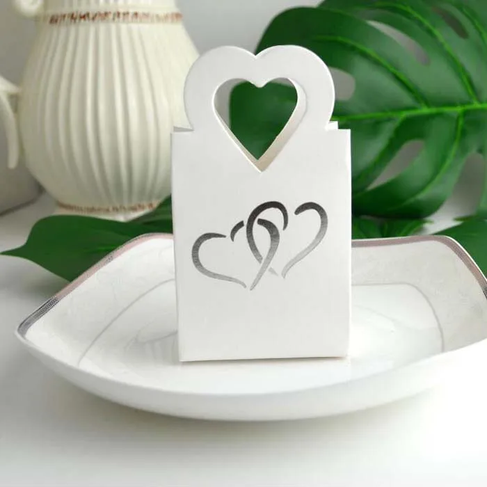 

100pcs/lot white/pink colors Creative Sweets Love heart Candy Box Wedding Favor boxes Packaging Box souvenirs