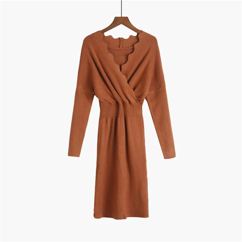 Женское трикотажное платье свитер однотонное привлекательное с V образным