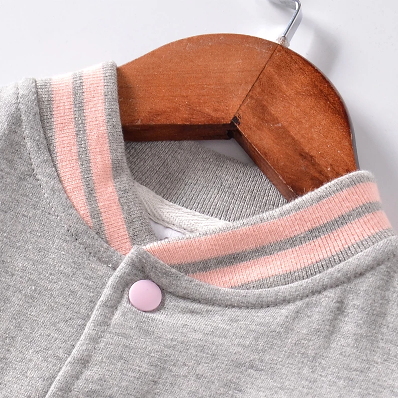 The new spring and autumn 2021 long-sleeved children's coat is the patchwork baseball dress in button letter B | Детская одежда и