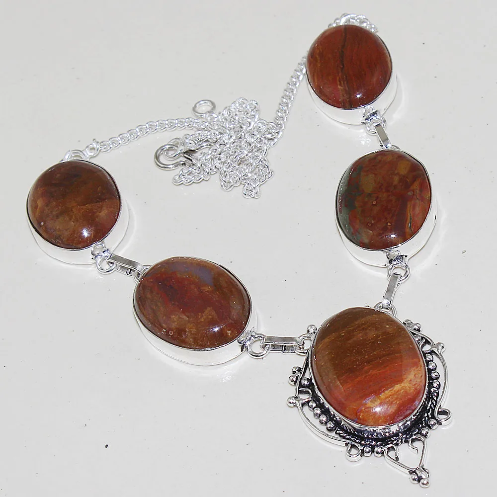 

Серебристое ожерелье из камня, покрытое медью, 50 см, N1415