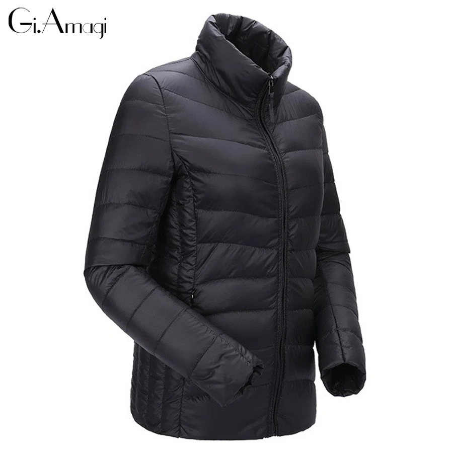 Зимняя женская ультра легкая пуховая куртка и белый пуховик на утином пуху