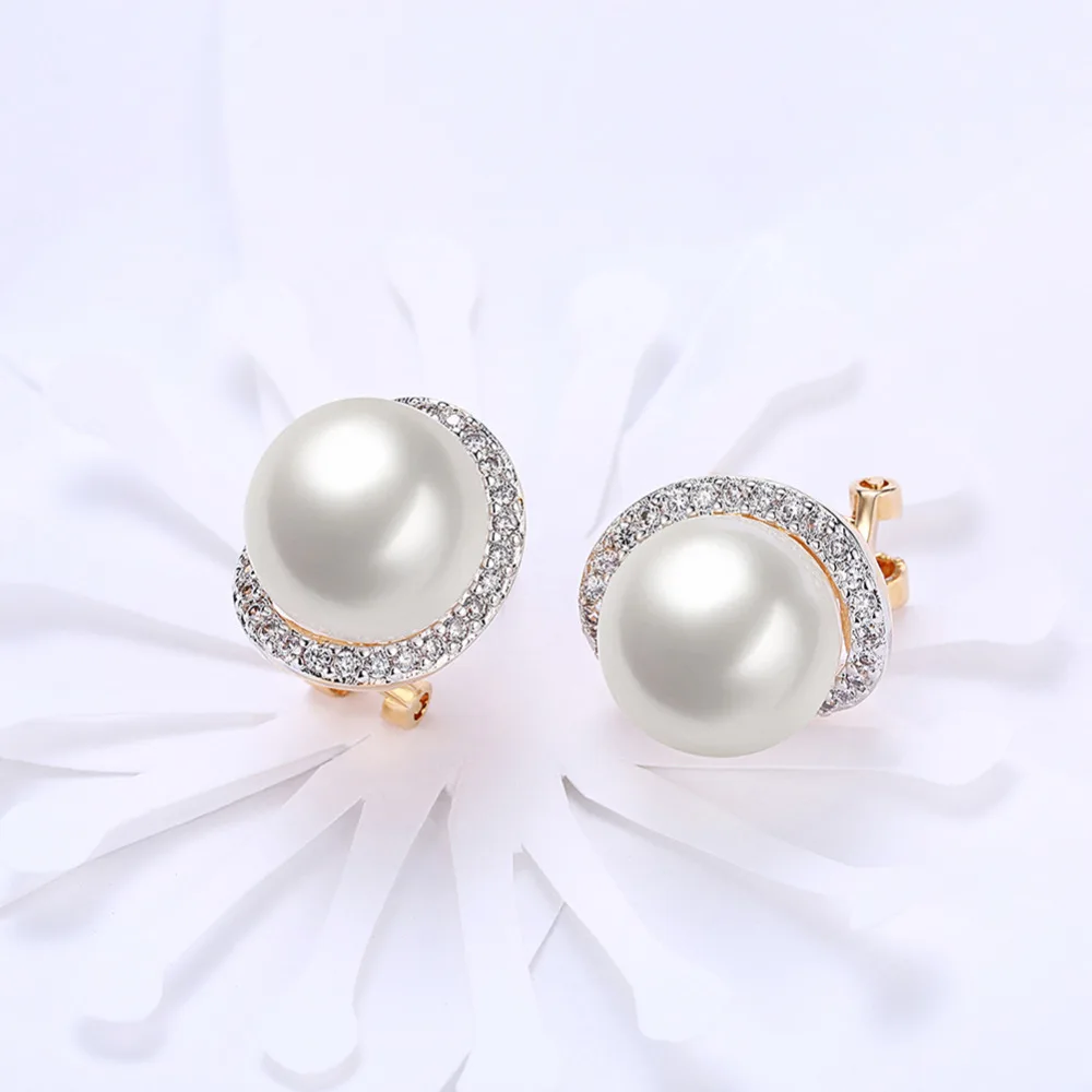 LJ&ampOMR New Arrival Wholesale Fashion Gold Filled Jewelry Stud Earrings with Bright Pearl CZ for Women Brincos Gold/Silver Color |