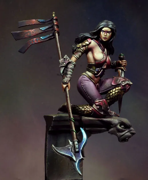 Scale Models 1/ 32 54mm Suzanne, the Night Hunter 54mm    figure Historical  Resin Model