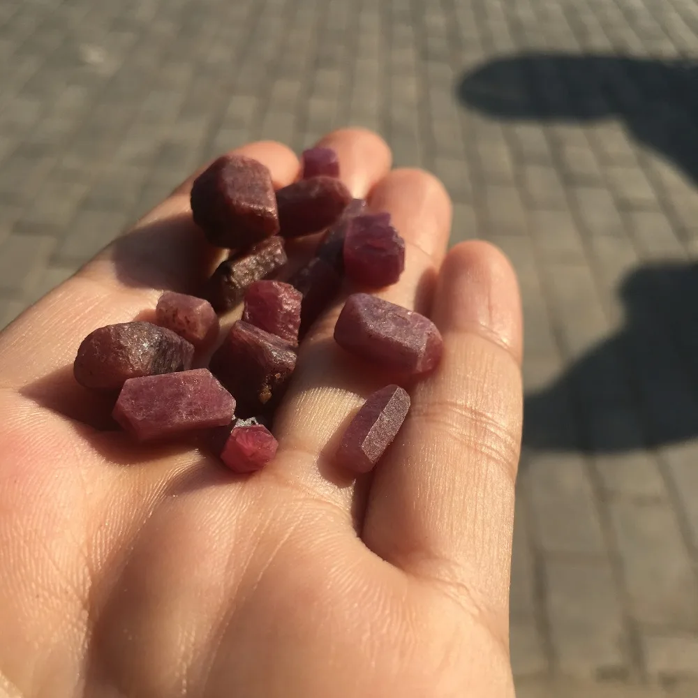 50 г высококачественные Редкие натуральные камни и минералы небольшого размера