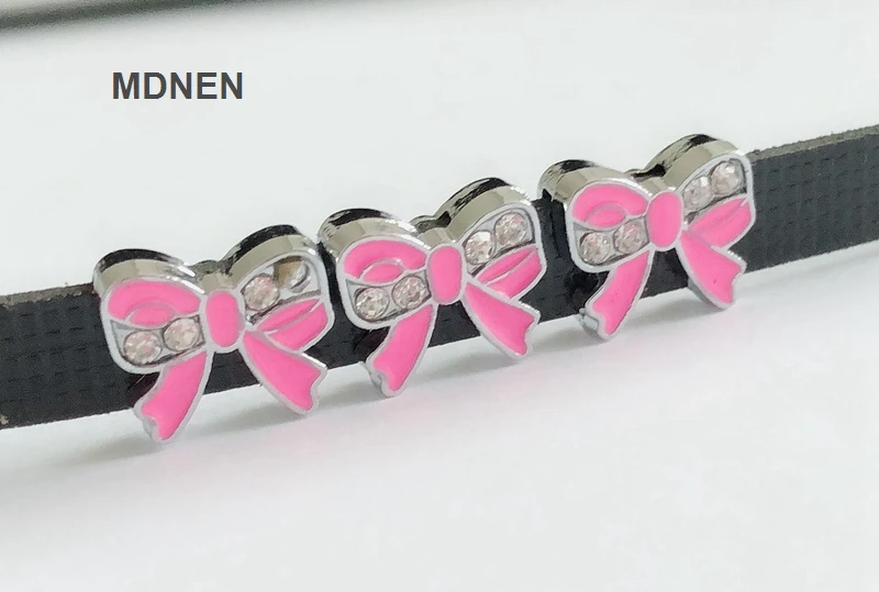 Бесплатная доставка 20 шт. эмалированный галстук бабочка 8 мм подвеска с буквами