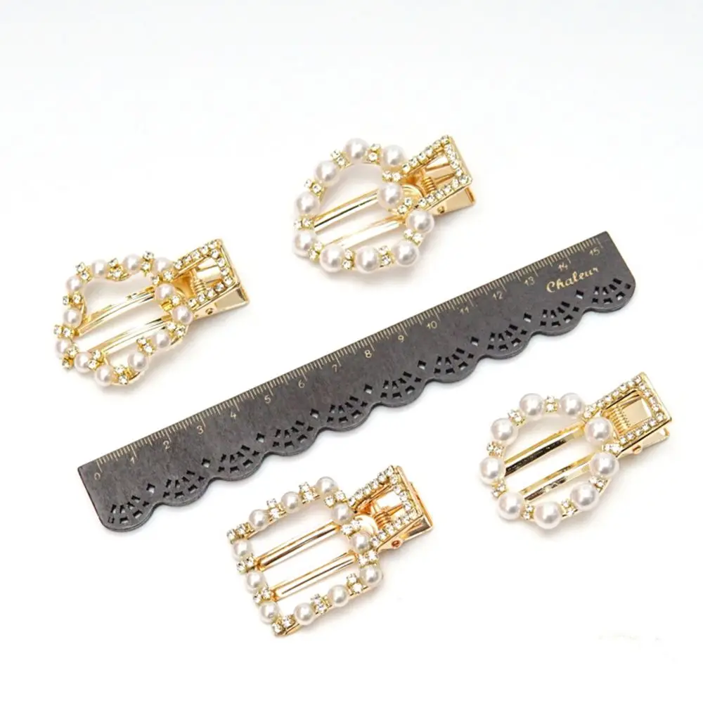 

Simple Designed Simulated Pearl Hairpin Temperament Rhinestone Hollow Hair Clips Girls Heart Geometric Side Clip Barrettes