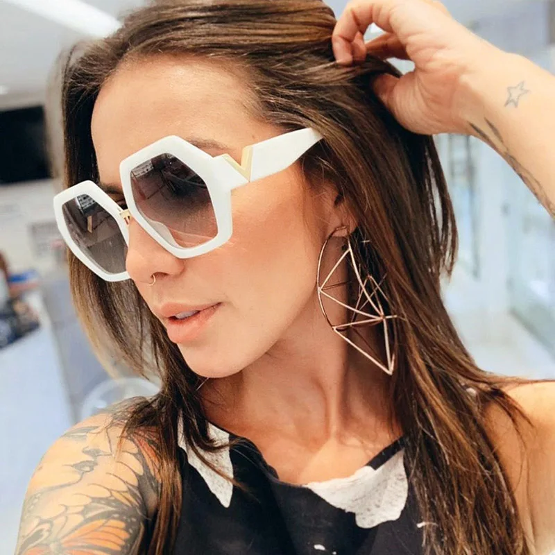 

Sexy Trendy Cat Eye Sunglasses Women New Fashion Trend Frame Brand Retro Goggles Oversized Sunglasses Eemale Oculos de sol UV400