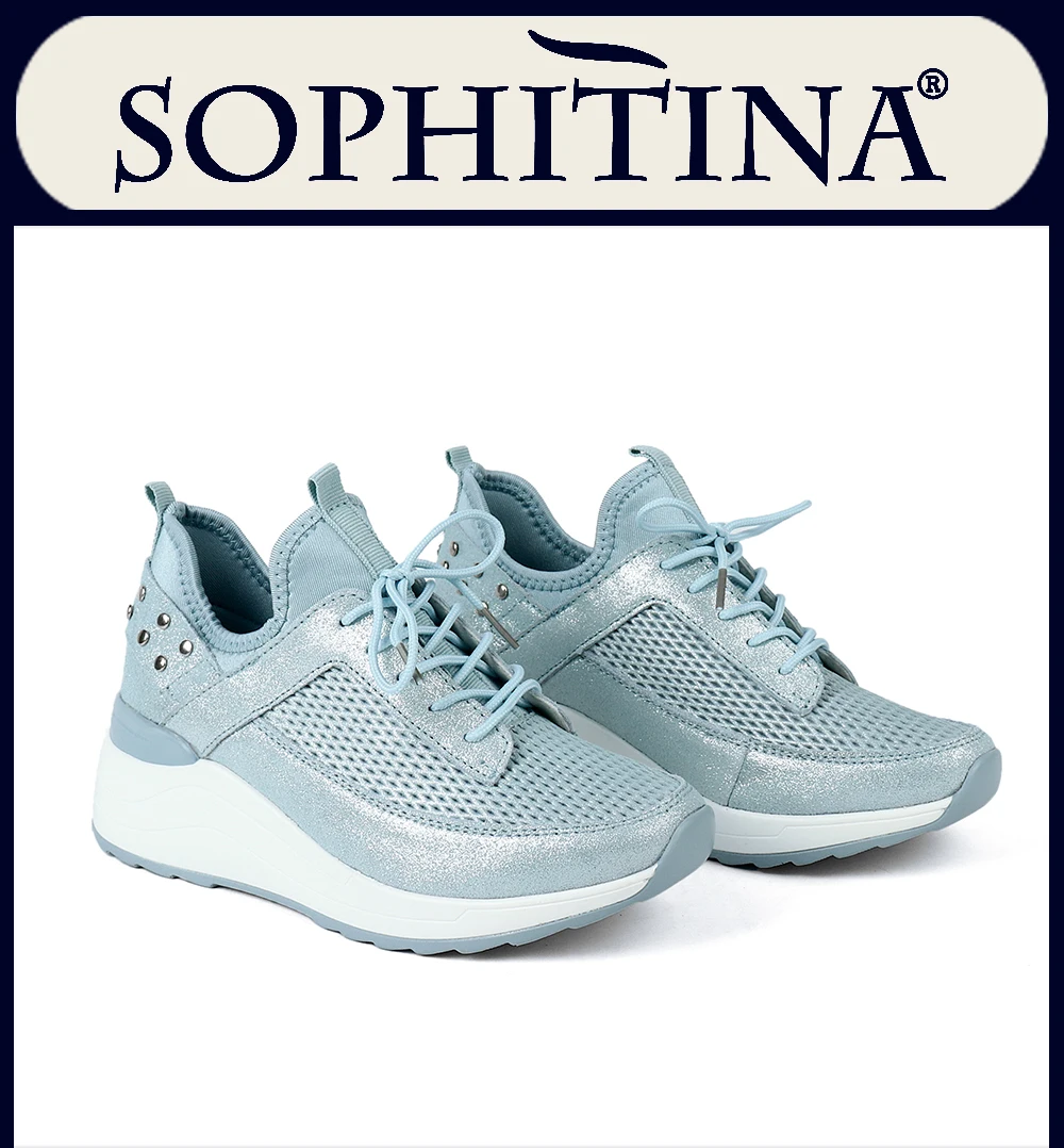 SOPHITINA/Стильные повседневные женские кроссовки на сплошной подошве. Верх обуви выполнен из натуральной кожи голубого цвет. Модель воздухопроникаемая декорирована перфорацией и фурнитурой. Удобная обувь. SO188
