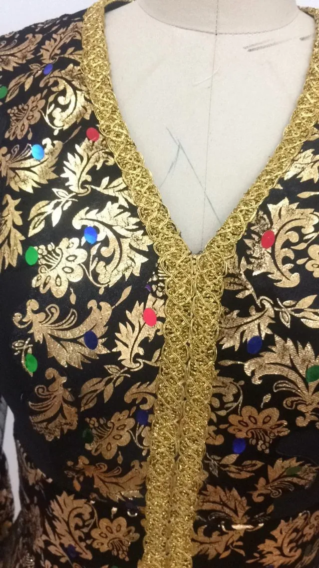 Дубаи Арабская одежда Восточный халат и v образной горловиной черная юбка