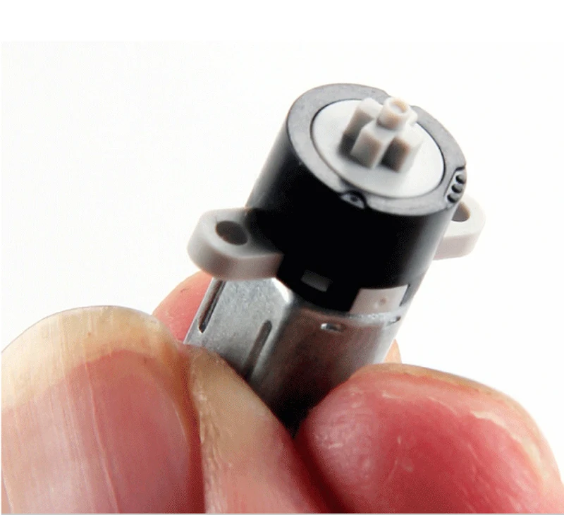 Игрушечный автомобиль с дистанционным управлением планетарный редукторный