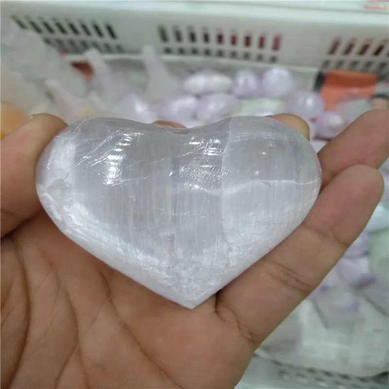 SELENITE Карманный пушистый резьба в форме сердца Исцеление Кристалл Рейки 1