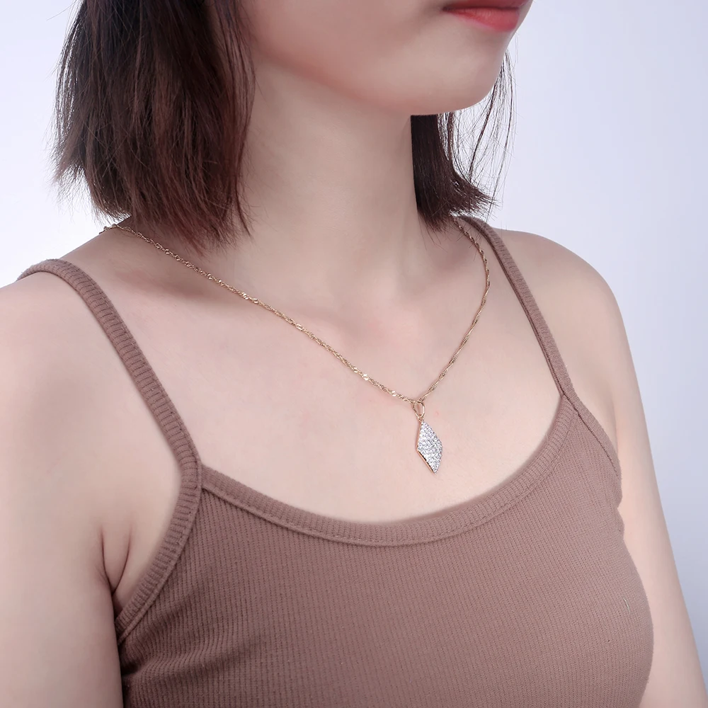 Подвеска LADYCHIC в форме ромба золотого цвета украшенная фианитом для женщин