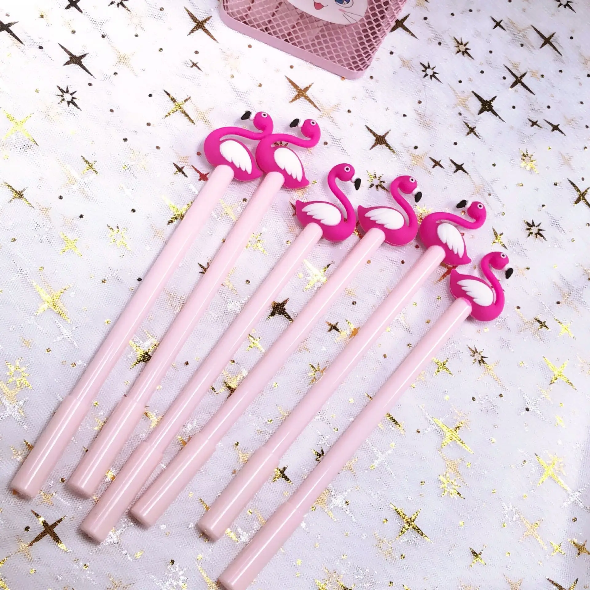 

2 PCS Kawaii Cartoon 0.5mm Writing Pen Lucky Pink Flamingo Gel Pen Signature Pen Escolar Papelaria School Office Supply