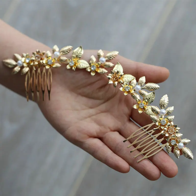 

Свадебные аксессуары для волос ручной работы