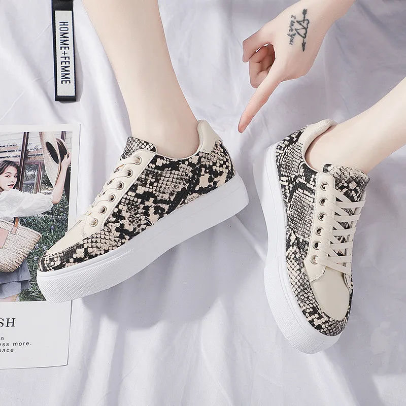 2020 Spring Light Snake Pattern Female Sneakers Summer Lace Up Flat Platform Women Sport Shoes Color Block White For Woman | Обувь