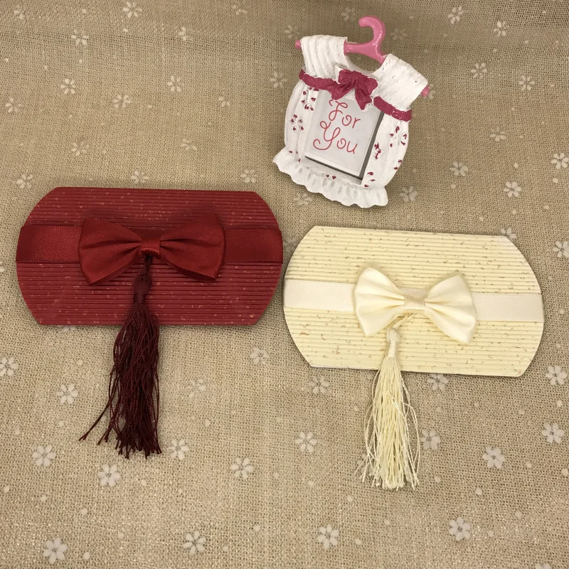 1 шт. бежевые и красные бумажные коробки-подушки для подарков свадебные сувениры