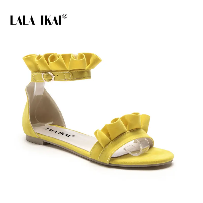 Yellow LALA IKAI/летние женские сандали-гладиаторы на плоской подошве с оборками; модельные туфли с пряжкой на лодыжке; Милая плиссированная обувь на плоской подошве с цветочным принтом; 014A1894-4 - Цвет: Yellow