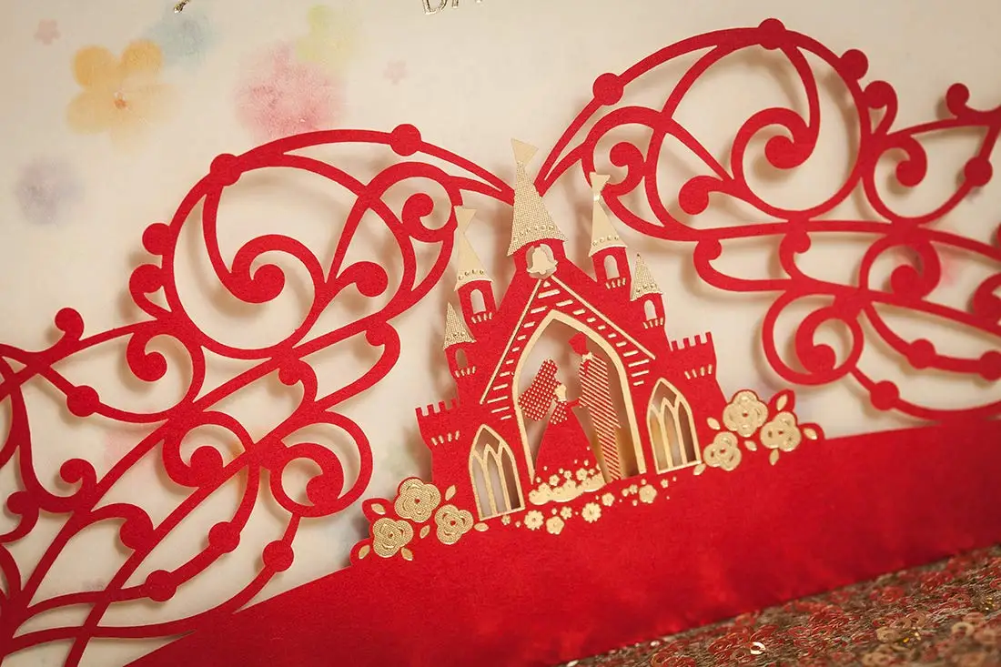 100 шт Жених и невеста в замке Красная корона лазерная резка свадебные приглашения