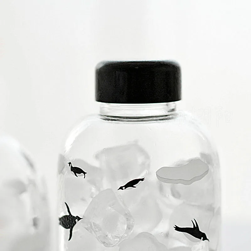 Свежая стеклянная бутылка для воды ручной работы с белым медведем или пингвином