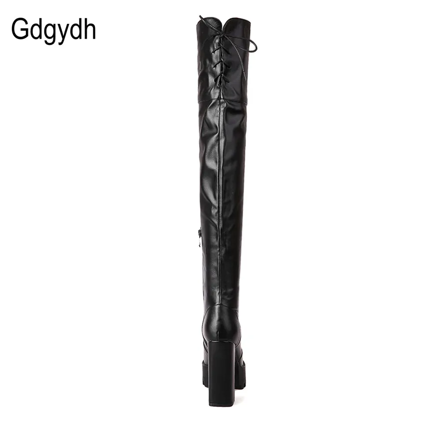 Женские сапоги выше колена Gdgydh черные на платформе и массивном каблуке большой