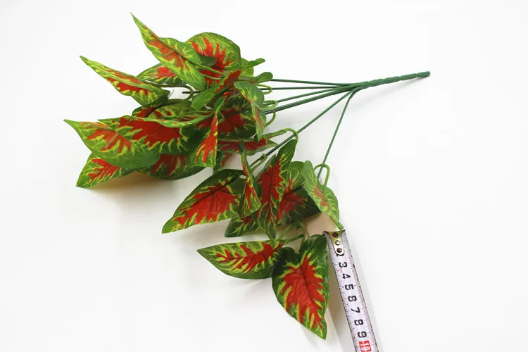 Пластик поддельные растения Красный Таро искусственное растение с листьями для